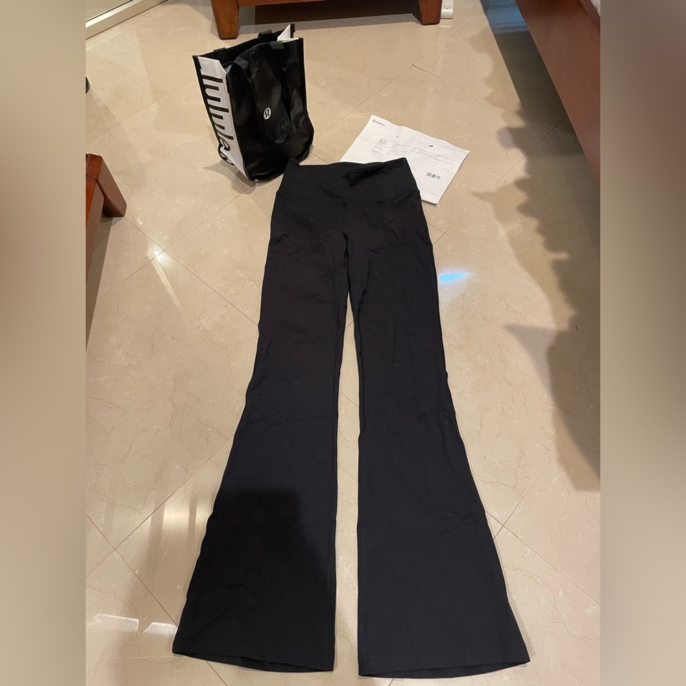 LULULEMON Groove Super-High Rise Flare Pant, black, size 6